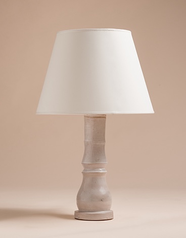 Enamelled balustre lamp by Gio Colucci, c. 1940. Off-white terracotta​.