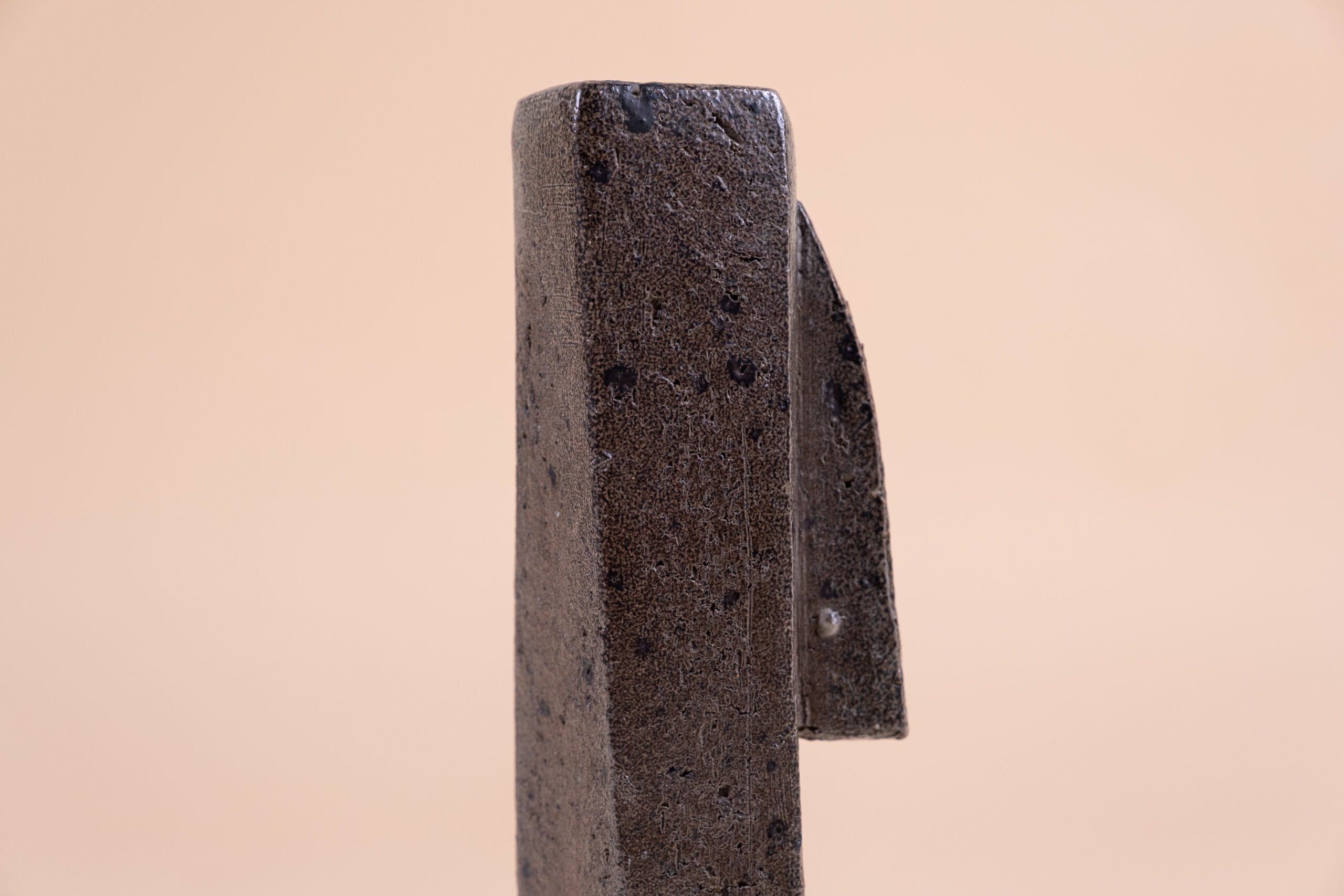 "De Gaulle", salt-glazed earthenware by Elisabeth Joulia, c. 1958.
