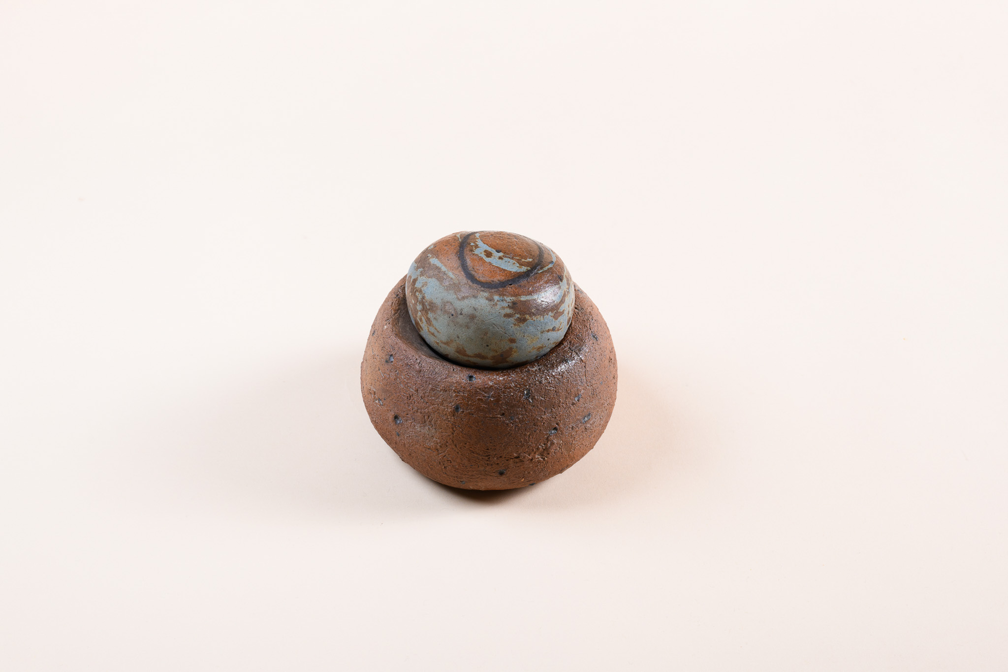 LERAT_covered pot