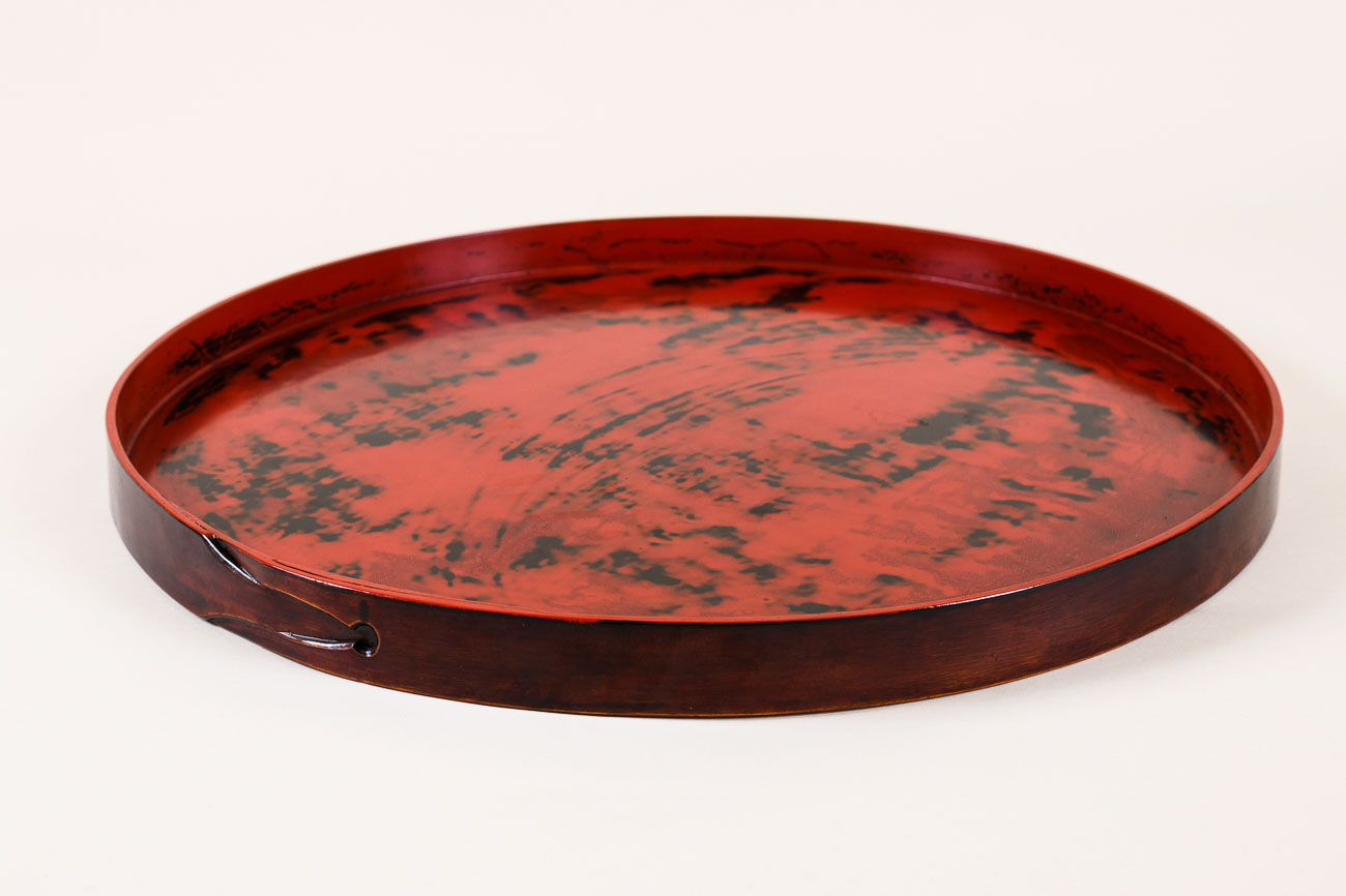 Salomé Lippuner_red laquered tray