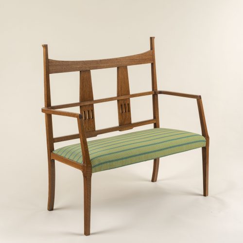 Oak Art & Crafts salon set c. 1900, sofa and four armchairs.