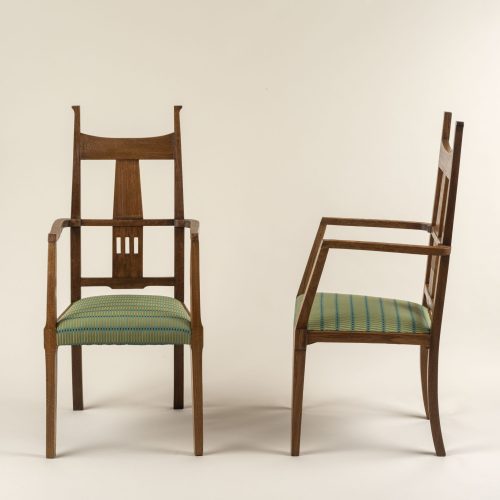 Oak Art & Crafts salon set c. 1900, sofa and four armchairs.